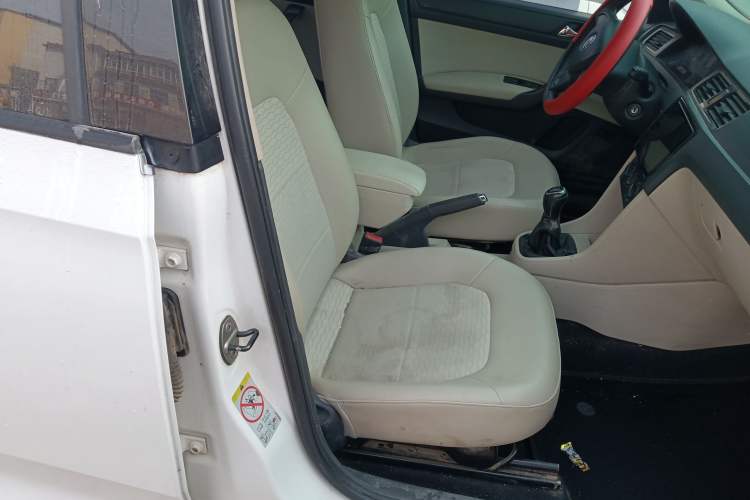 Used Skoda Rapid 2015 1.4L Manual Smart Selection Model
