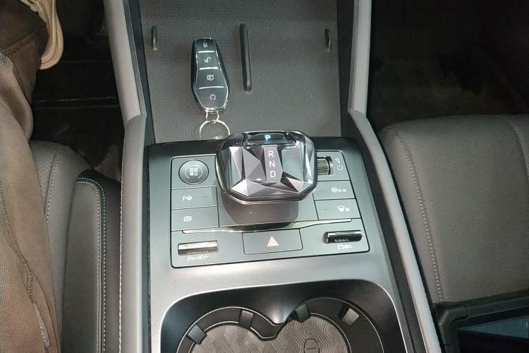 Used BYD Qin L 2025 DM-i Smart Drive 120KM Leading Model