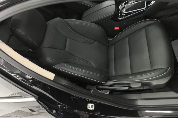 Used Buick Envision 2022 Facelift Encore S 552T Two-Wheel-Drive Luxury Model