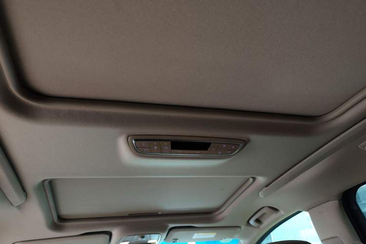 Used Buick GL8 2021 ES Landtrek 653T Luxury Model
