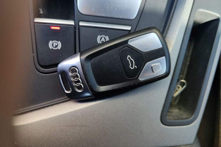 Used Audi A4L 2018 30th Anniversary Edition 40 TFSI Trendy Model
