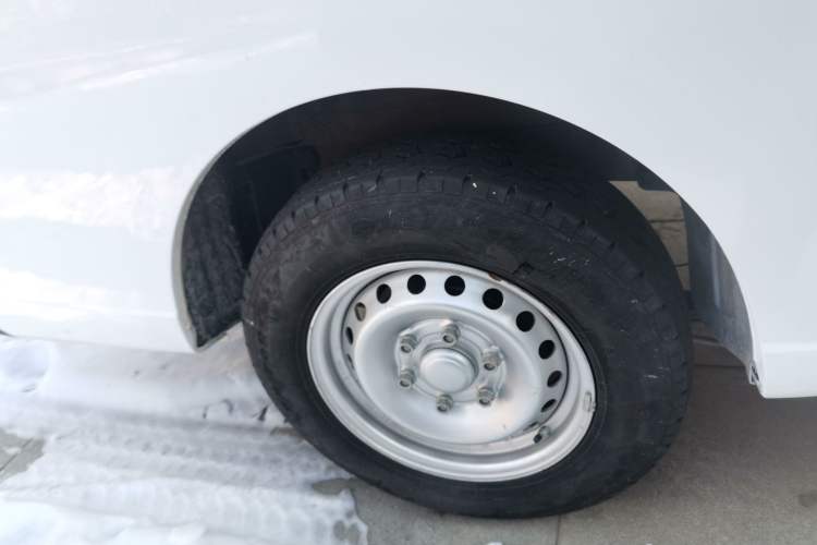 Used Wuling Yangguang 2024 300km Range Practical Window-Sealed Version 60kW
