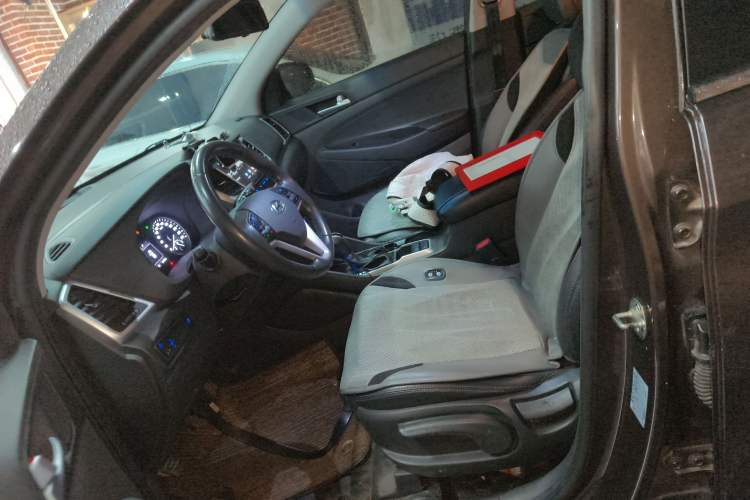 Used Hyundai Tucson 2015 1.6T Dual-Clutch Two-Wheel-Drive Smart Model
