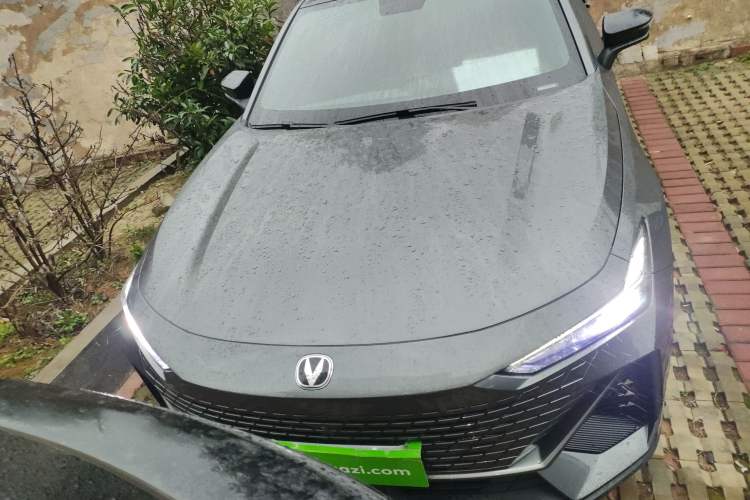 Used Changan UNI-V 2022 1.5T Prestige Version