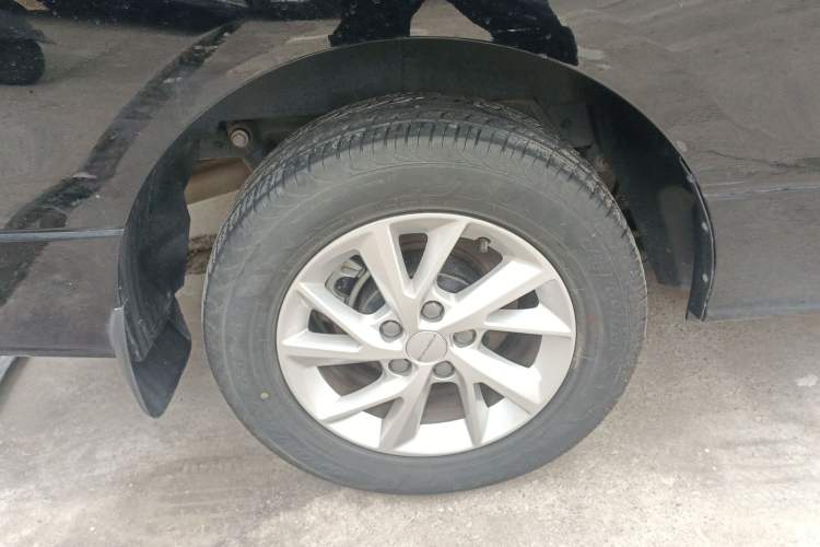 Used FORTHING Lingzhi PLUS 2024 1.5T Manual Luxury 7-Seater
