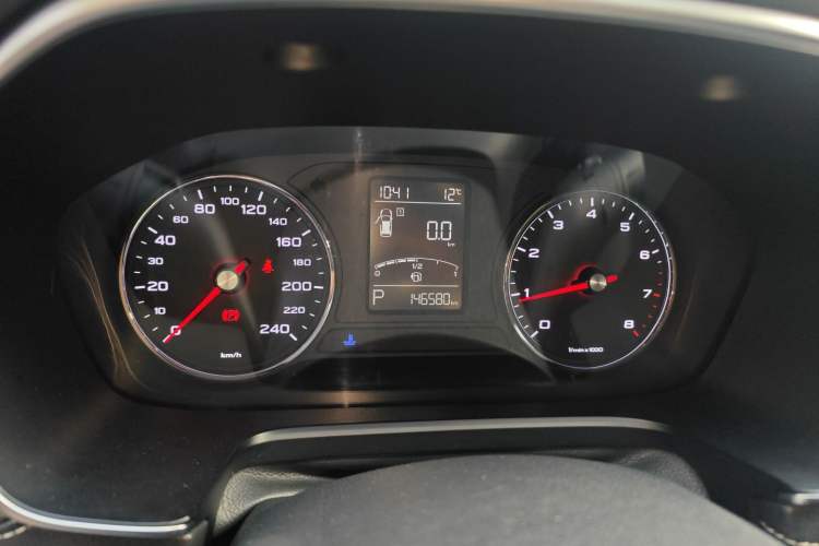 Used Roewe RX5 2016 20T Two-Wheel Drive Automatic Internet Smart Edition
