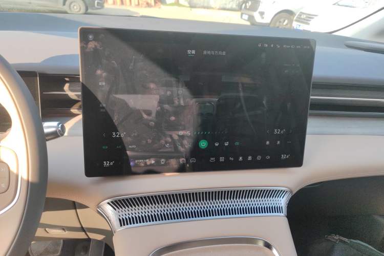 Used XPeng X9 2025 650 Long-Range Max
