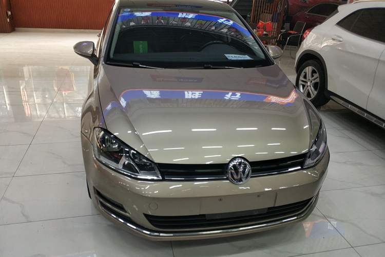 Used Volkswagen Golf 2016 230TSI Automatic Luxury Version
