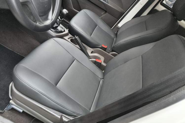 Used Wuling Hongguang V 2022 1.5L Jingqu Version Hydraulic Power Steering LAR
