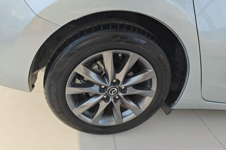 Used Mazda Atenza 2021 2.0L Blue Sky Luxury Edition
