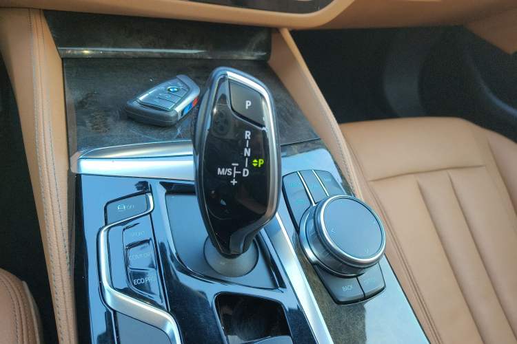 Used BMW 5 Series 2018 Restyled 530Li Leading Edition M Sport Package
