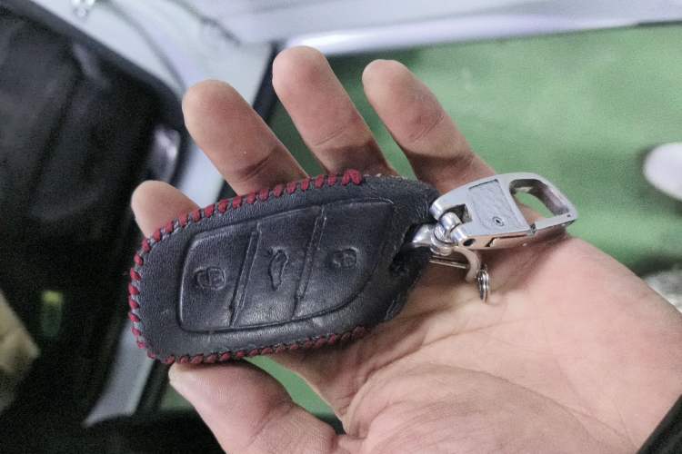 Used Roewe RX3 2020 1.6L CVT 4G Connected Ultra-Cool Flagship Edition
