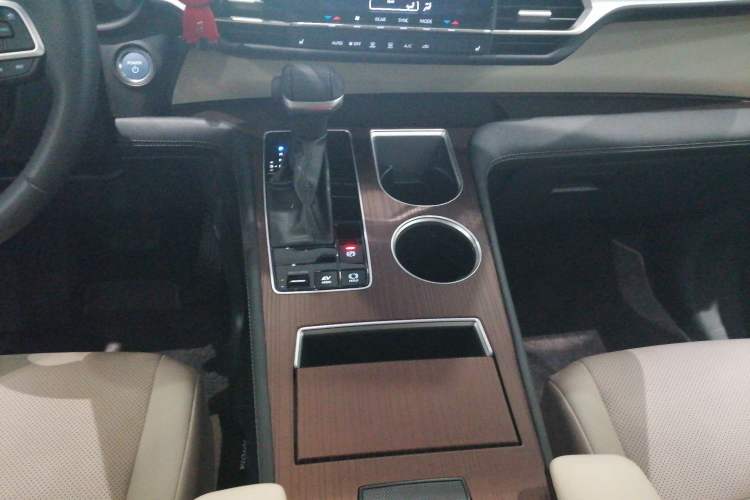 Used Toyota Sienna 2023 2.5L Hybrid Luxury Edition