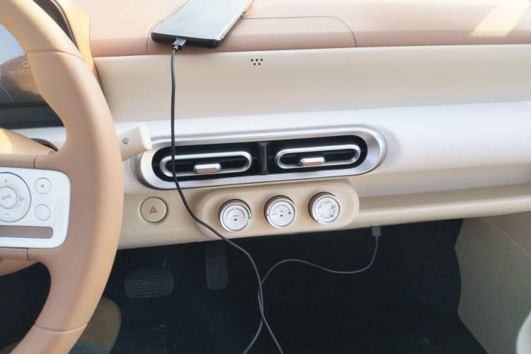 Used Wuling Hongguang MINIEV 2024 3rd Generation 215km Youth Edition
