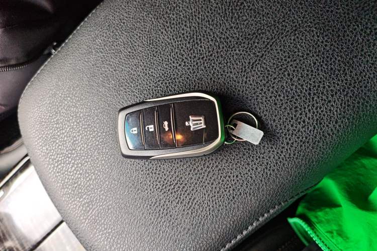 Used Toyota Crown 2015 2.0T Fashion Edition