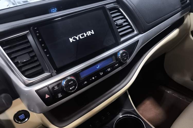 Used Toyota Highlander 2018 2.0T Four-Wheel Drive Luxury Edition 7 Seats China V Emission Standard
