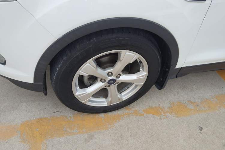 Used Ford Kuga 2017 EcoBoost 180 Two-Wheel-Drive Tiger Leap Model
