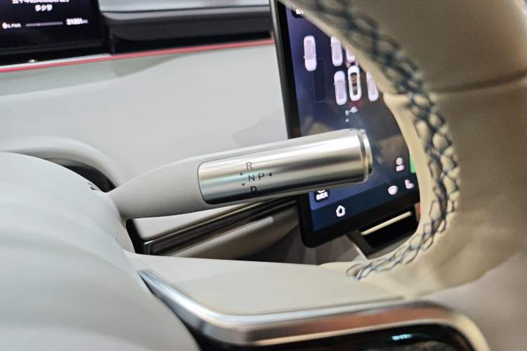 Used Hima Luxeed S7 2025 785 km Ultra
