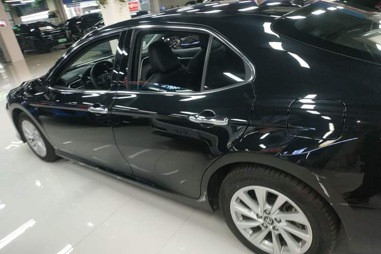 Used Toyota Camry 2021 2.0G Luxury Edition
