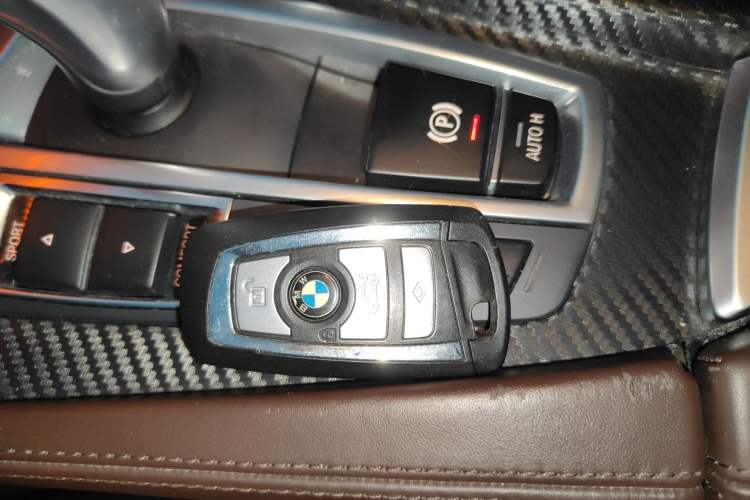 Used BMW 5 Series 2014 525Li Luxury Design Package
