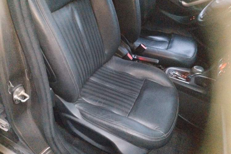 Used Peugeot 301 2014 1.6L Automatic Prestige Edition
