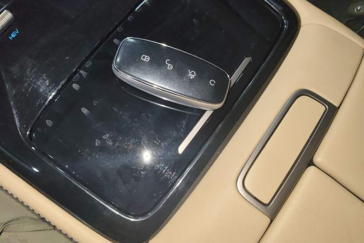 Used Denza D9 2022 DM-i 970 Four-Wheel Drive Flagship Model
