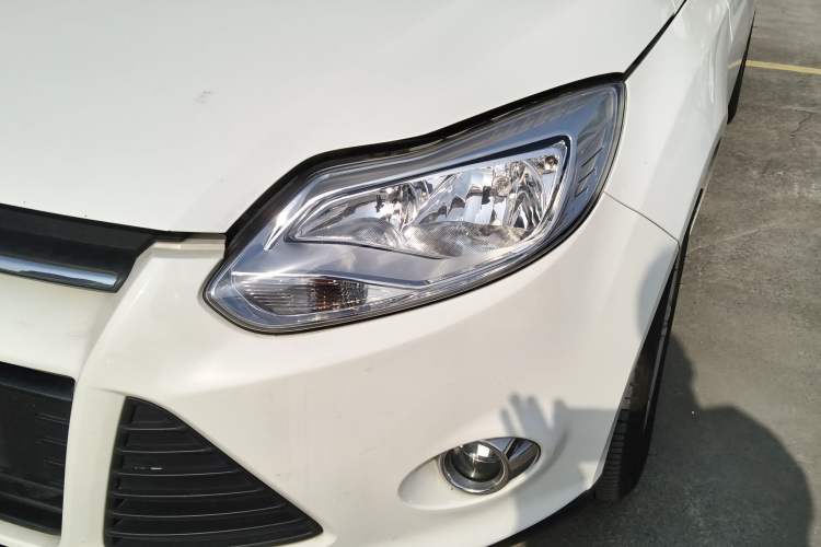 Used Ford Focus 2012 Sedan 1.6L Manual Fashion Edition
