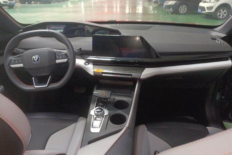 Used Changan UNI-V iDD 2024 Blue Whale Smart Electric iDD 136km ZhiKu Model