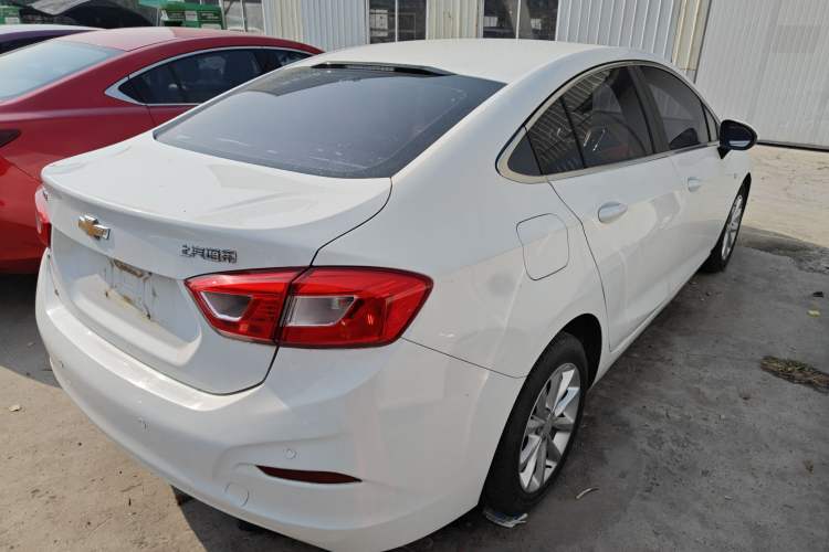 Used Chevrolet Cruze 2018 320 Automatic Pioneer Sunroof Edition
