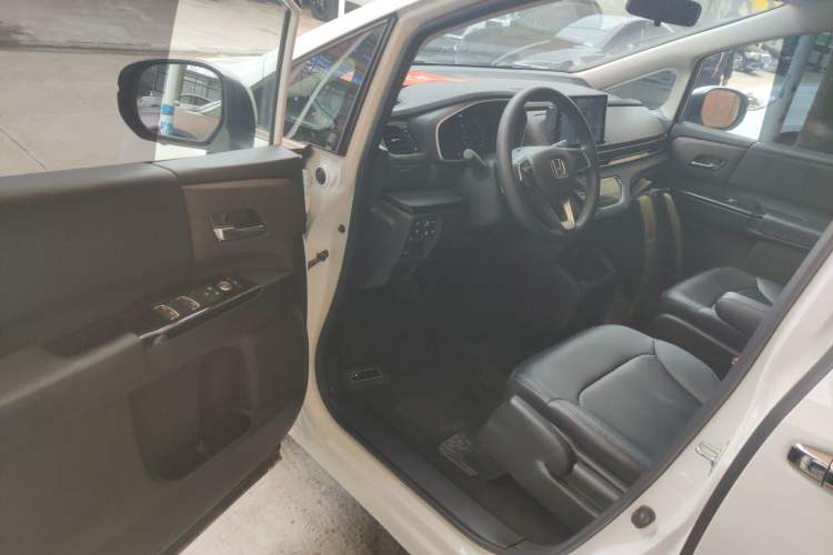 Used Honda Odyssey 2024 2.0L eHEV Sharp & Enjoy Edition
