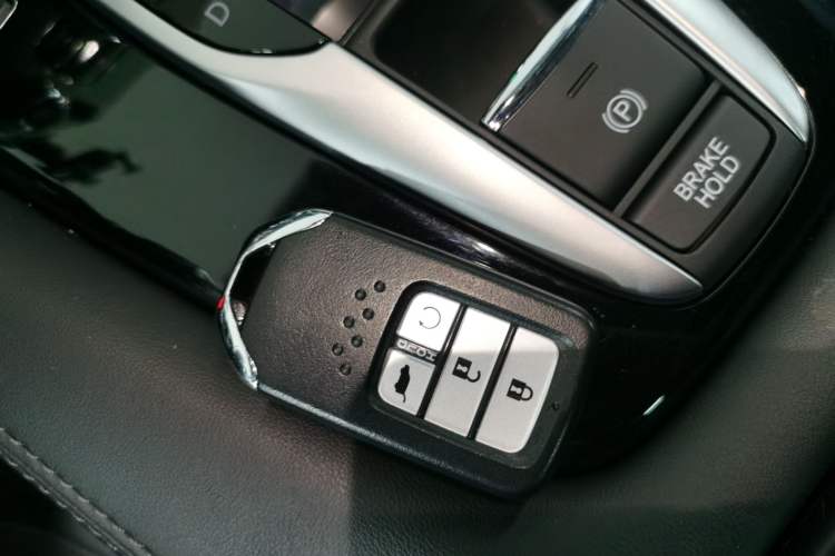 Used Honda UR-V 2017 240TURBO Two-Wheel Drive Luxury Edition China V
