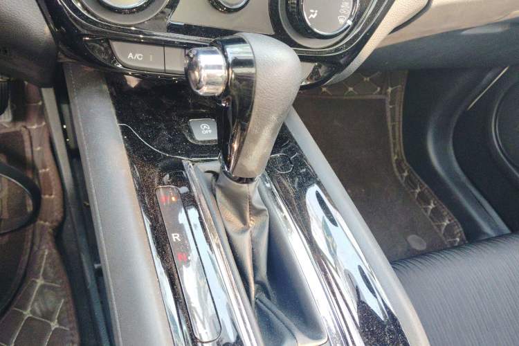 Used Honda Vezel 2020 1.5L CVT Pioneer Edition
