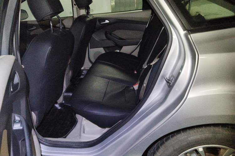 Used Ford Focus 2012 Sedan 1.6L Automatic Comfort Model
