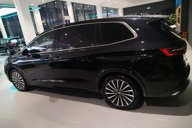 Used Volkswagen Viloran 2024 380TSI Premium Edition