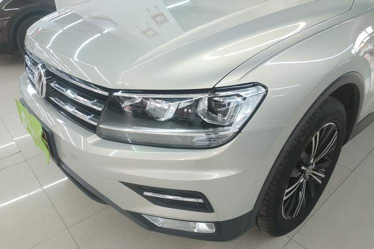 Used Volkswagen Tiguan L 2020 330TSI Automatic Two-Wheel Drive Panoramic Comfort Edition China VI Standard

