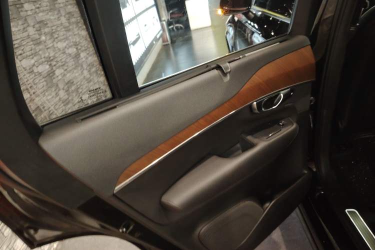 Used Volvo XC90 2019 T6 Zhiyi Edition 7-Seater China VI Standard
