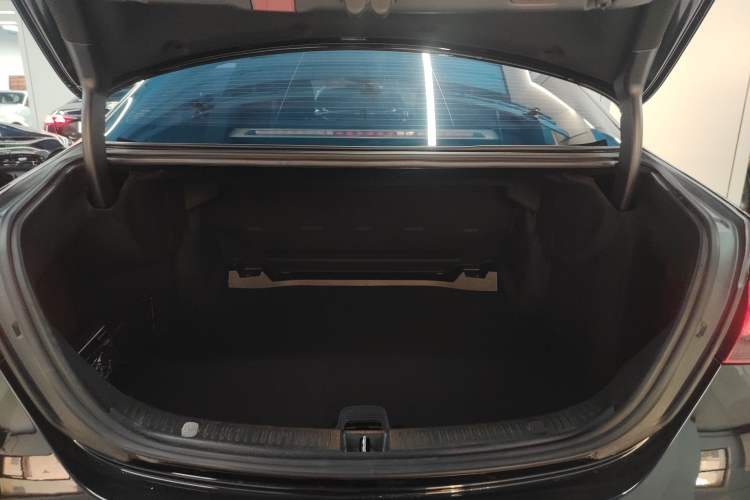 Used Mercedes-Benz E-Class 2022 Updated E 300 L Luxury Edition
