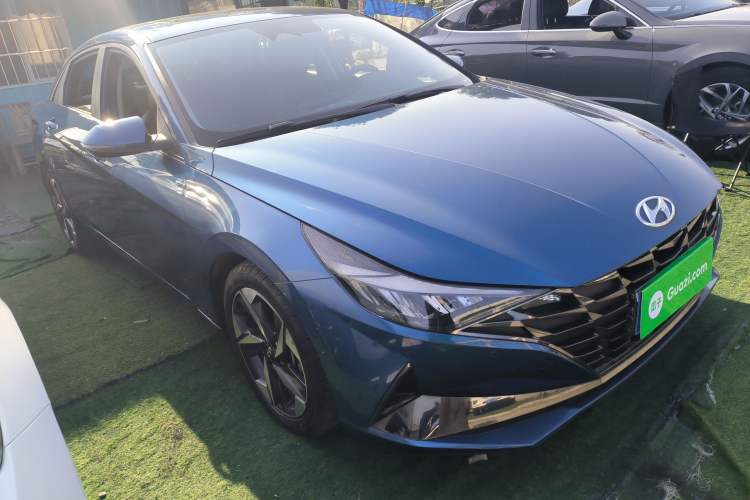 Used Hyundai Elantra 2022 1.5L CVT LUX Prestige Edition
