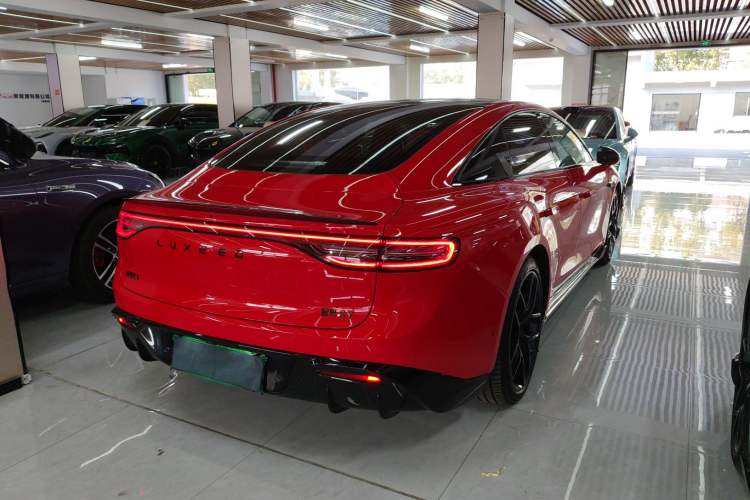 Used Hima Luxeed S7 2025 785 km Ultra