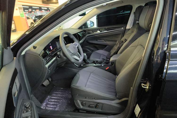 Used Volkswagen Passat 2025 Outstanding Model 330TSI Starry Elite Edition
