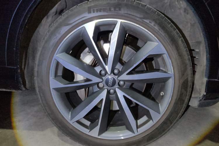 Used Audi Q7 2021 55 TFSI quattro S line Sport model
