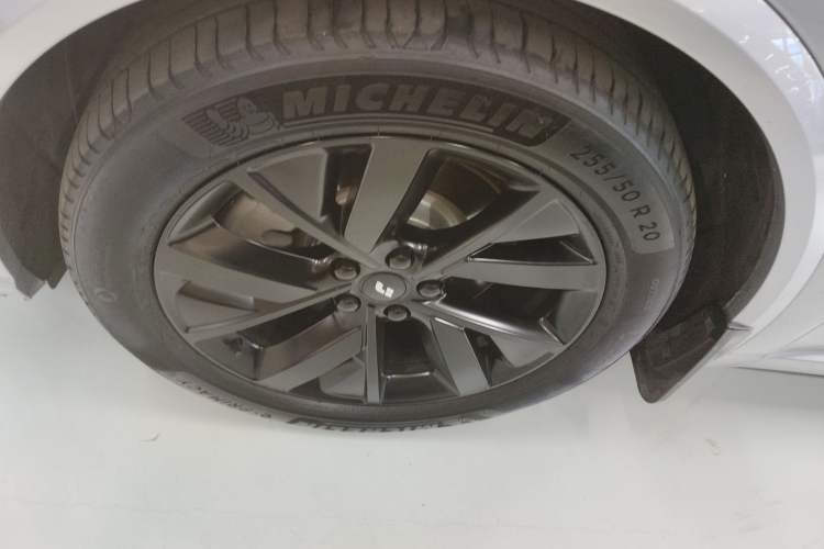 Used Li Auto L8 2023 Pro Model
