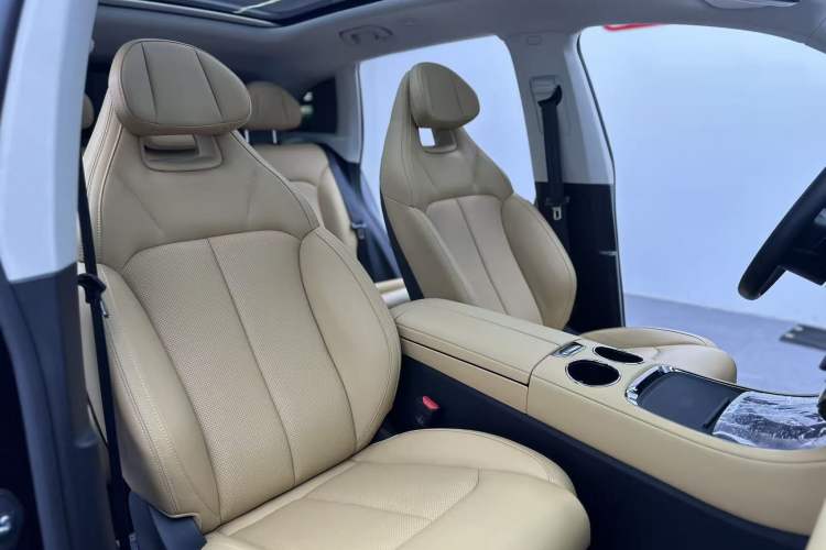 Used Leapmotor C11 2024 Range-Extended 300 Luxury Edition
