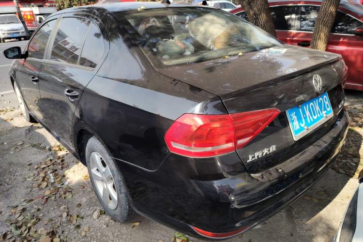 Used Volkswagen Lavida 2015 1.6L Manual Fashion Edition
