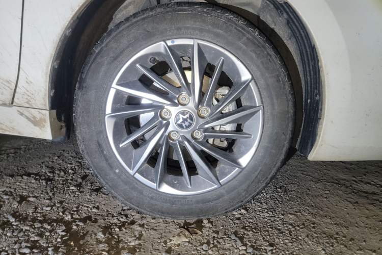 Used Venucia D60 2023 PLUS 1.6L XE CVT Trendy Edition
