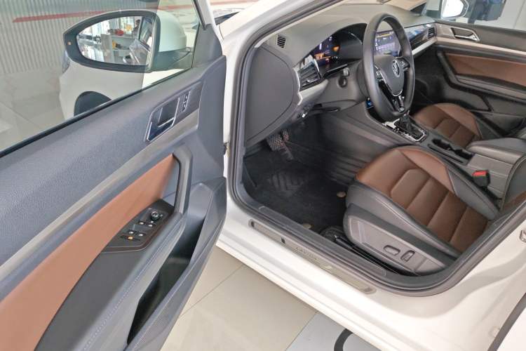 Used Volkswagen Lavida 2022 280TSI DSG Luxury Edition
