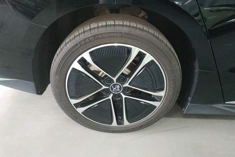 Used BYD Han 2023 EV Champion Edition 605KM Front-Drive Premium Model
