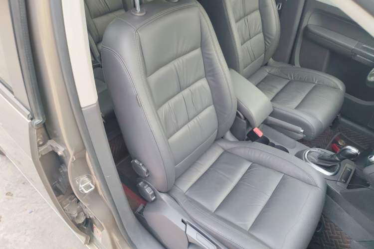 Used Volkswagen Touran 2015 1.4T DSG Comfort Edition 5 Seats
