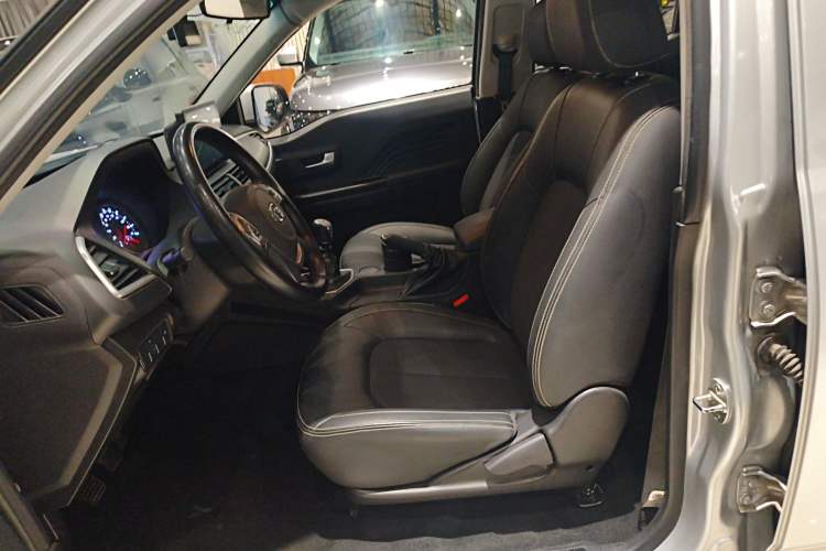 Used Great Wall Wingle 7 2021 2.0T Diesel Two-Wheel Drive Value Edition Big Double GW4D20M
