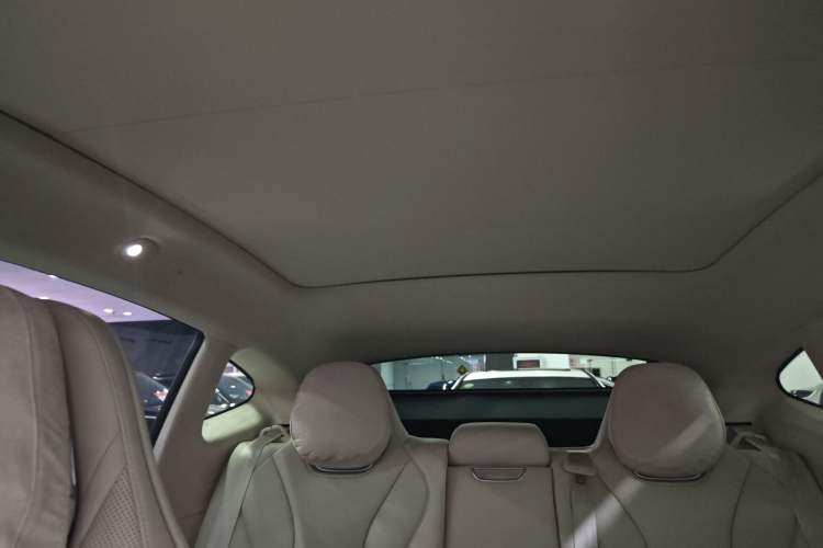 Used Hima Luxeed R7 2024 All-Electric 802 km Max
